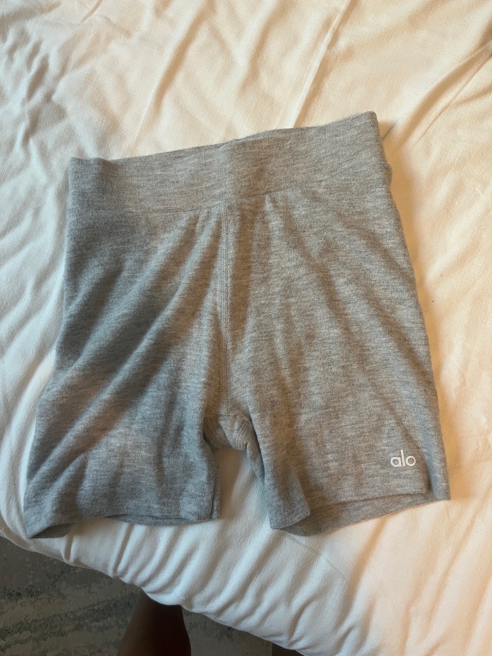 Alo soft shorts grey